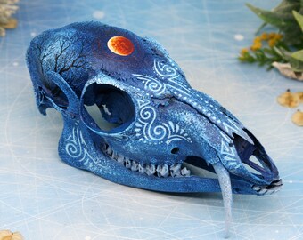 Musk Deer Replica Skull Faux Taxidermy Painted Skull Animal Gothic Halloween Decor Magic Sculpture creature fake taxidermy head fang tusk