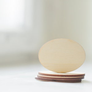 Forma ovale in legno da 5,7 cm, legno naturale non verniciato, per lavori artigianali, fai da te, crea i tuoi gioielli, pronto per essere decorato, materiali in legno, etichette in legno