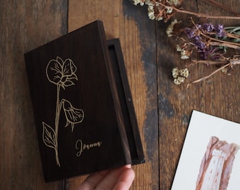 Wooden greetings card box with birth flower with personalised engraving, birthday gift, painted or unpainted, high quality money envelope