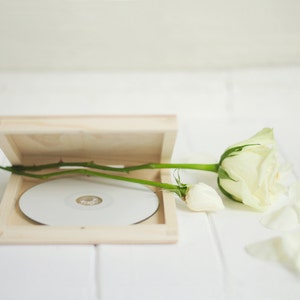Estuche para CD 'simple' o 'doble', estuche para bodas, caja de madera, caja de recuerdo, recuerdo de DVD, caja de CD, personalizada con logotipo o diseño grabado o en blanco