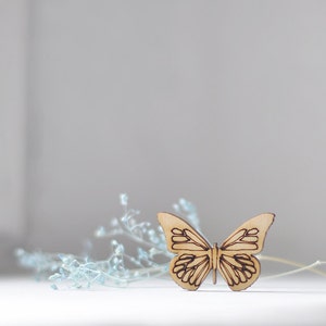 Drewniany grawerowany motyl w kształcie motyla: 4 cm, materiały do majsterkowania
