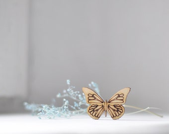 Little 4cm wooden butterfly shape - natural wood -  ready to decorate - unpainted - unfinished - make your own necklace DIY