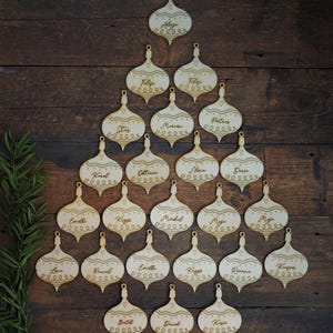 Enfeite de Natal personalizado, bola de Natal com nome, enfeites de madeira personalizados para o feriado - ESCOLHA o conjunto e GANHE DESCONTO