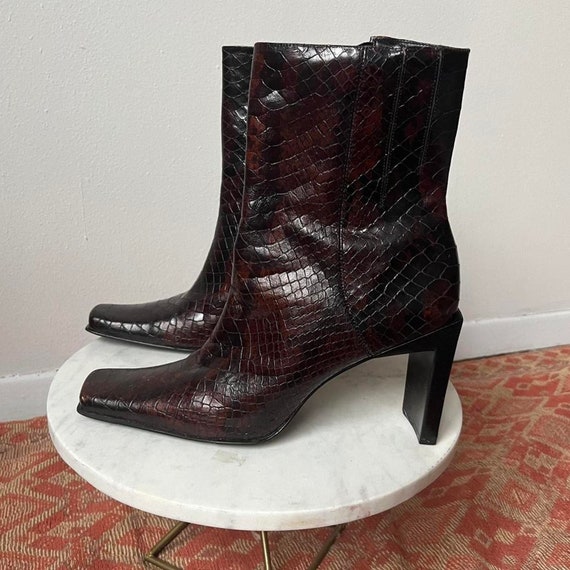 Epic vtg 90s brown snakeskin leather boots by Nine