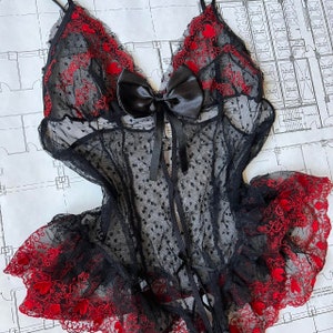 vtg 90s vampy black and red bodysuit