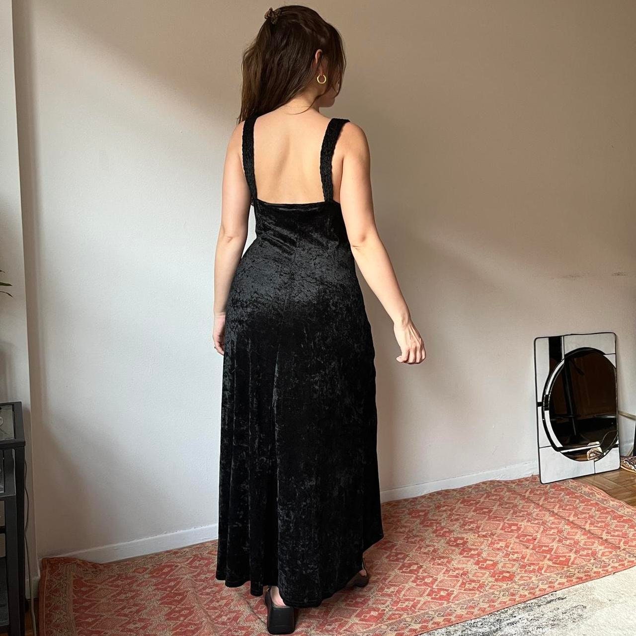 90's Black and White Floral Long Sleeve Velvet Dress with Bubble Hem by Maggy London main image 0