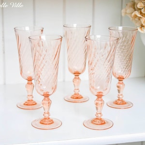 5 vintage French salmon pink Champagne glasses – Set of 5 Rosaline footed glasses – Arcoroc Luminarc Champagne flutes – Depression glassware