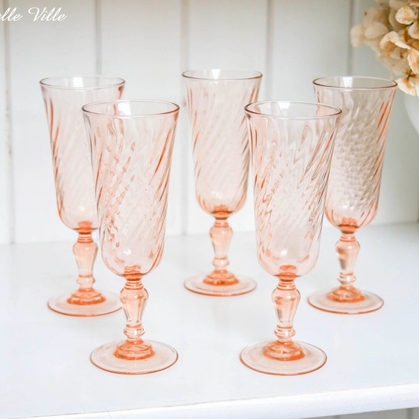 5 vintage French salmon pink Champagne glasses – Set of 5 Rosaline footed glasses – Arcoroc Luminarc Champagne flutes – Depression glassware
