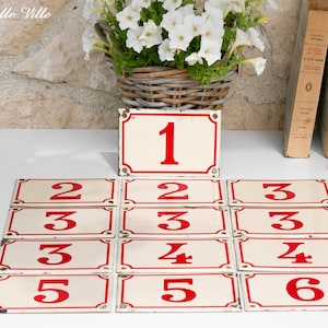 Vintage französische Hausnummer aus Emaille - Cremefarbenes und rotes Straßenschild - Emailleschild - Türnummer 2, 3, 5, 6, 7, 9, 12, 18, 21, 31 oder 32