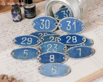 Vintage French number tag - Medium antique blue metal sign plate - Antique oval 5, 28, 29, 41, 44, 46 or 47