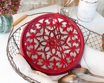 Vintage French trivet - Dark red pot holder - Cast iron round pan stand made in France - Hot plate stand - Farmhouse kitchen decor