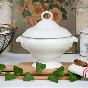 Small French antique soup tureen - Vintage white serving bowl with lid - Ironstone tureen - 1920s soupiere from France - Whiteware