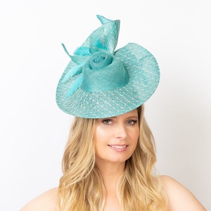 Kentucky Derby Hat. Derby Hat. Fascinator. Turqouise Fascinator. Royal Ascot hat. Wedding hat. Aqua hat. Small hat. Comfortable hat