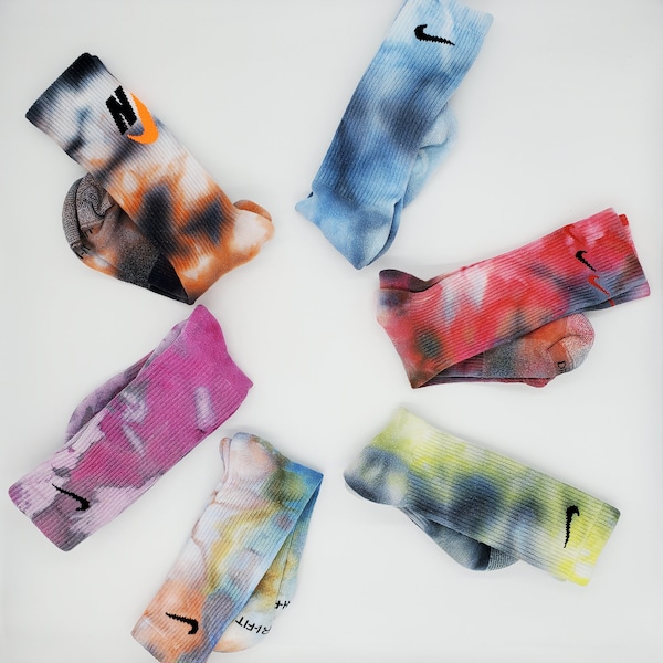 Tie Dye Nike Socks - Ice Dyed Everyday Plus Limited Colors Crew Socks | Pour les accros aux baskets