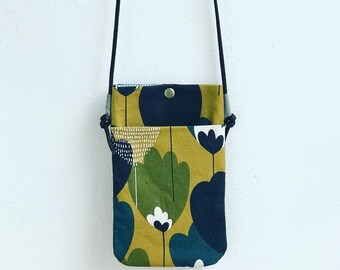 Mini bag / easy travel bag / phone pouch / cotton fabric /retro print / passport bag