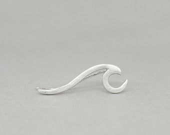 Wave ear climber, sterling silver, wave ear crawler, wave earring, ear sweeps, ear cuffs / grimpeur d'oreille