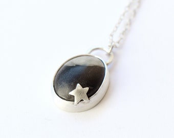 Pebble star necklace 925, sterling silver, natural beach stone pendant long necklace, sea lovers gift, black and white stone, beach jewelry