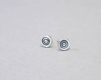 Tiny target earrings, bulls eye studs, geometric sterling silver, black bull's eye, circle unisex, men posts