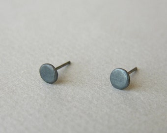 Silver round studs, Unisex pebble earrings, organic circle posts, mens small disc posts, sterling silver, unisex, everyday jewellery