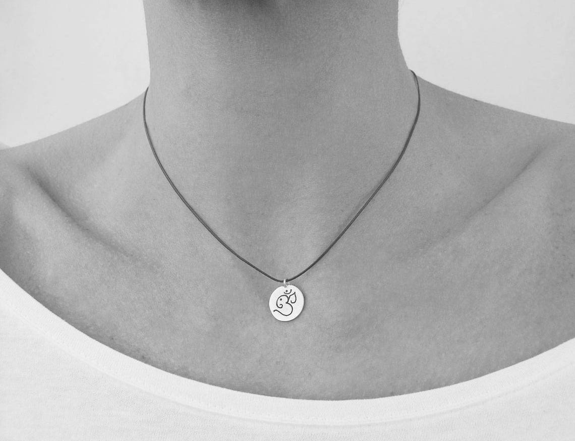 Om Necklace Sterling Silver Yoga Necklace Ohm Dainty Disc Etsy
