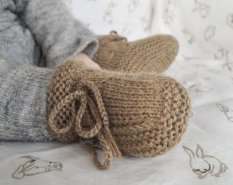 Knitted alpaca baby booties that stay on / wool newborn socks with ankle tie light brown