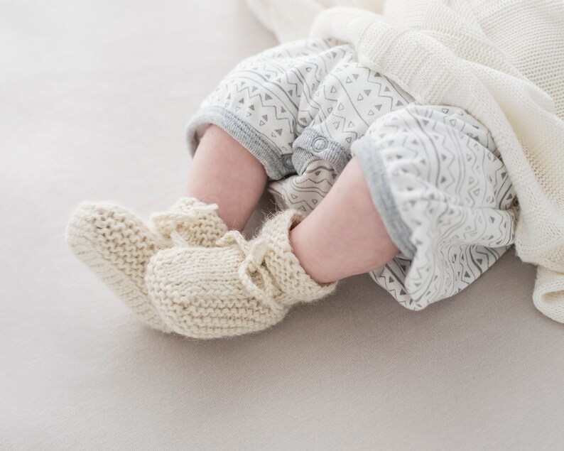 gender neutral newborn shoes