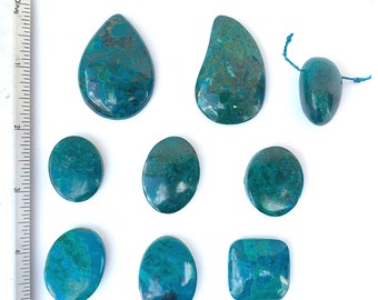 Lotto di 9 Grandi Cabochon Scanalati Chrysocolla per gioielli macramè / Lucido con schienale piatto in colore blu turchese e verde
