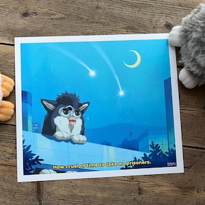 Puede incluir: Una impresión que presenta una criatura de dibujos animados con una expresión triste, ambientada contra un cielo nocturno con estrellas fugaces y una luna creciente. El texto "How cruel of time to take no prisoners" está en la parte inferior.