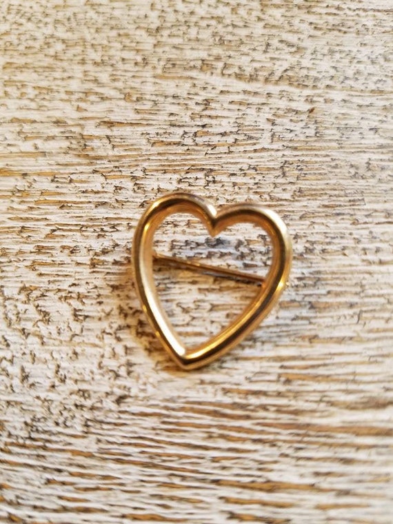 Heart pin 14ky gold - stamped. sweet valentine he… - image 1