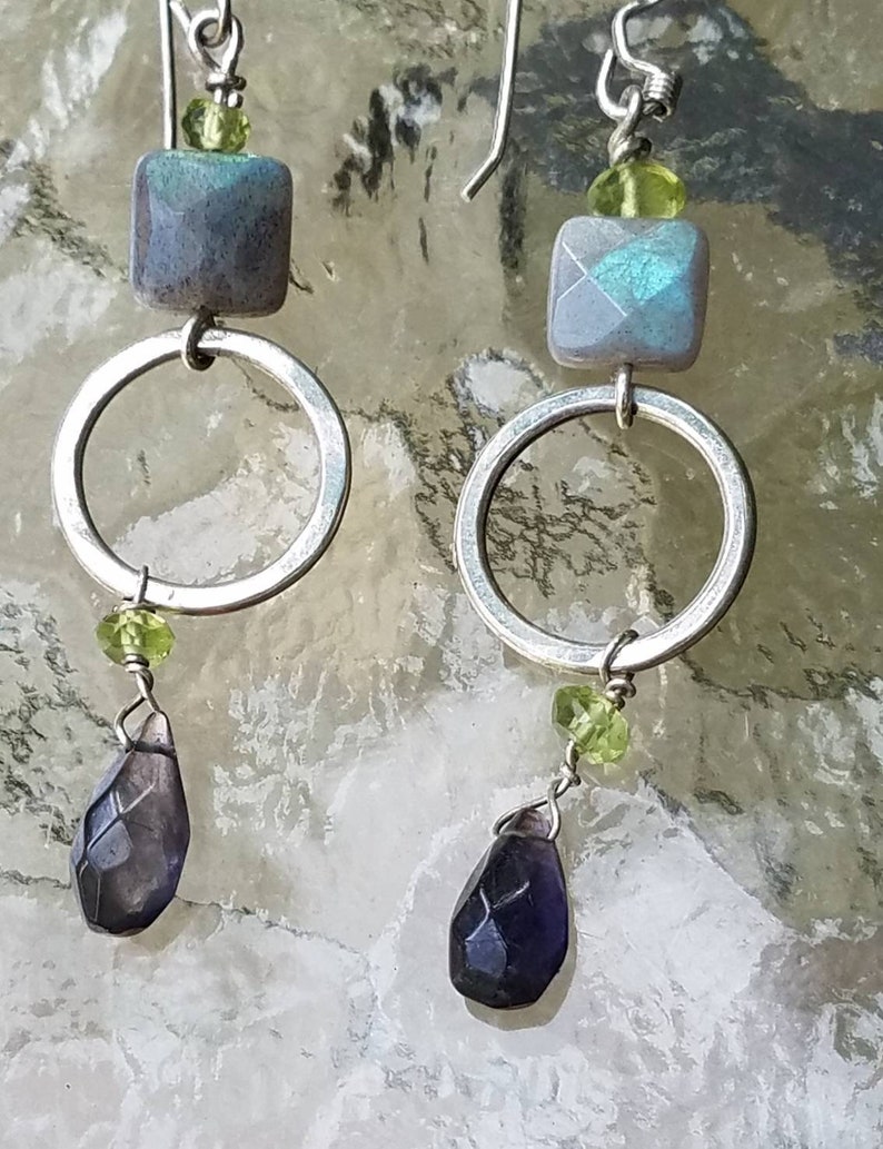 Natural gemstonesfaceted brioletteseverydayBohosparklingChandelier LABRADORITE /& IOLITE HOOP earrings Sterling silver Hoops,peridot