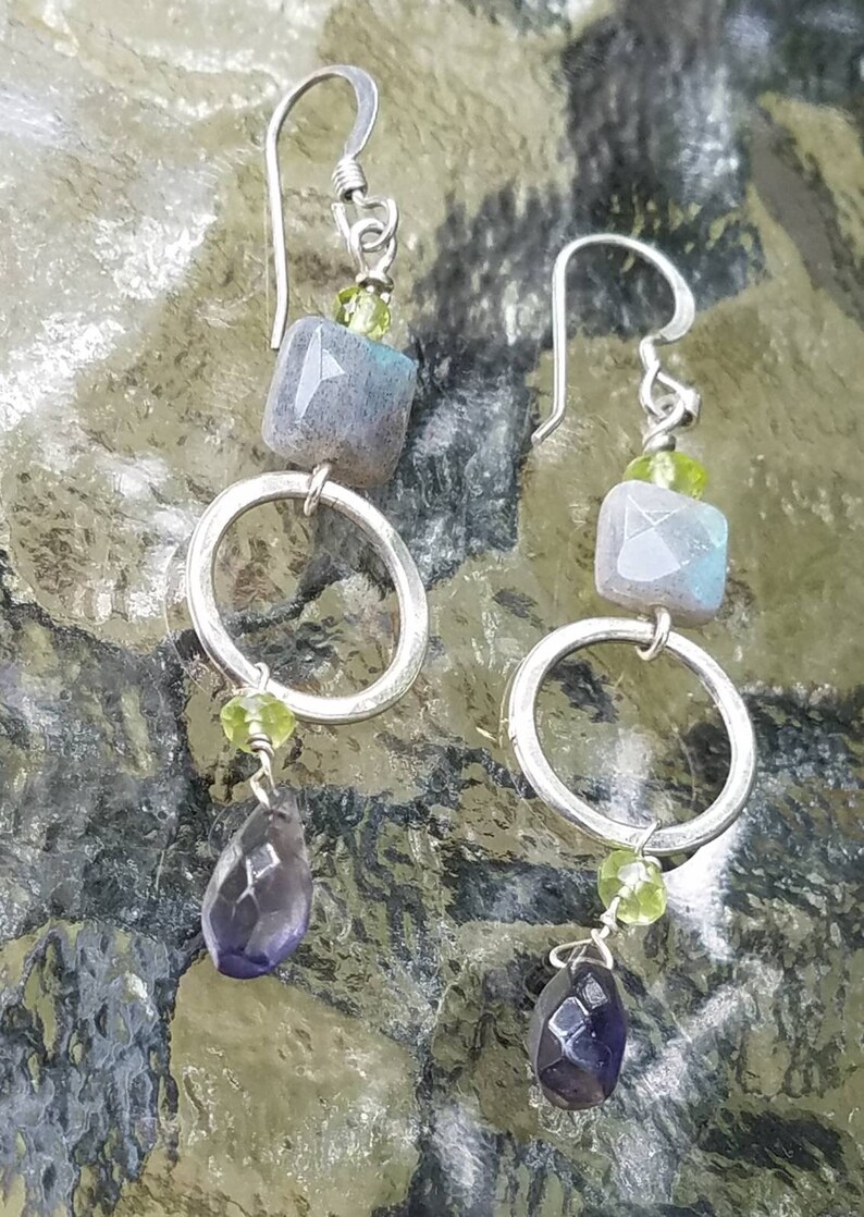 Natural gemstonesfaceted brioletteseverydayBohosparklingChandelier LABRADORITE /& IOLITE HOOP earrings Sterling silver Hoops,peridot