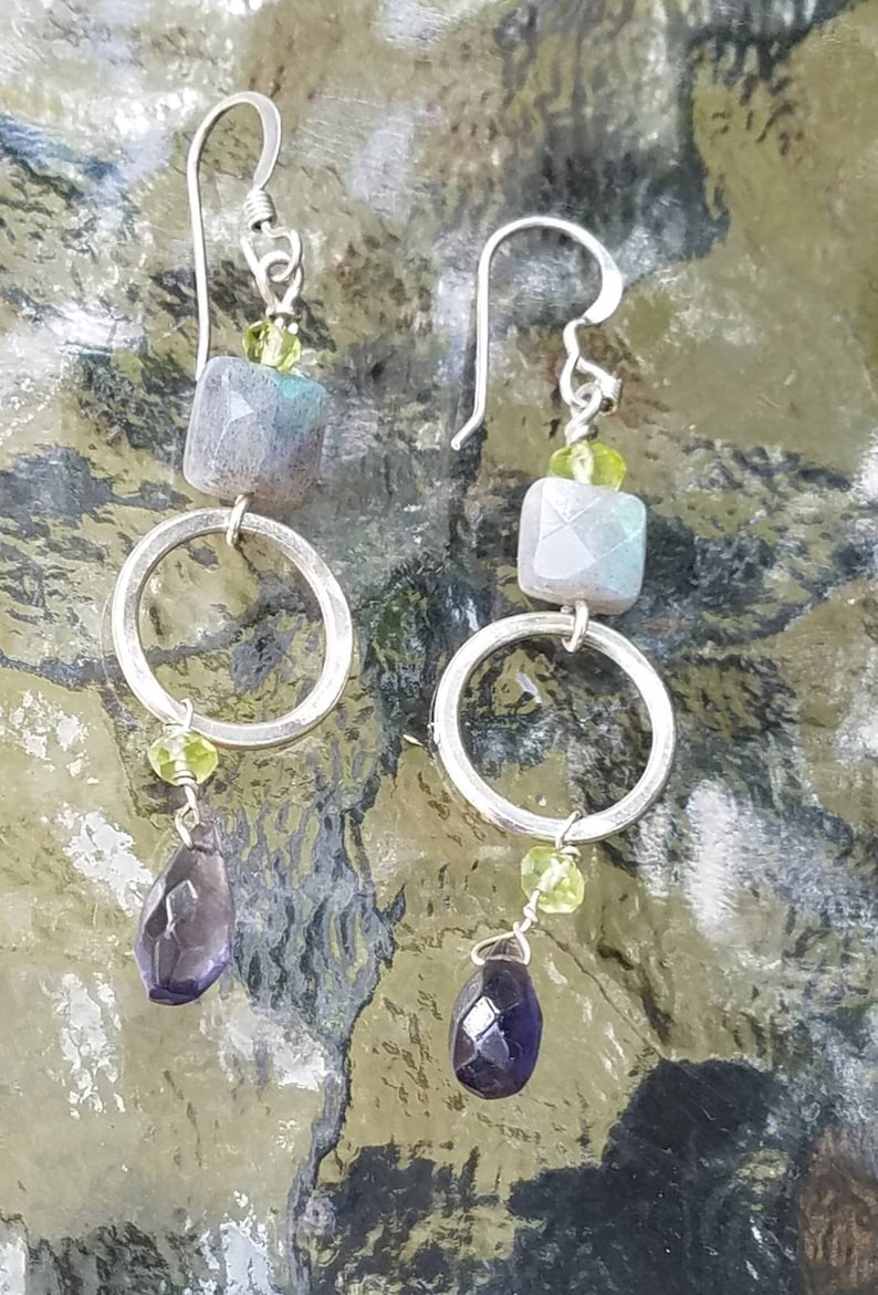 Natural gemstonesfaceted brioletteseverydayBohosparklingChandelier LABRADORITE /& IOLITE HOOP earrings Sterling silver Hoops,peridot