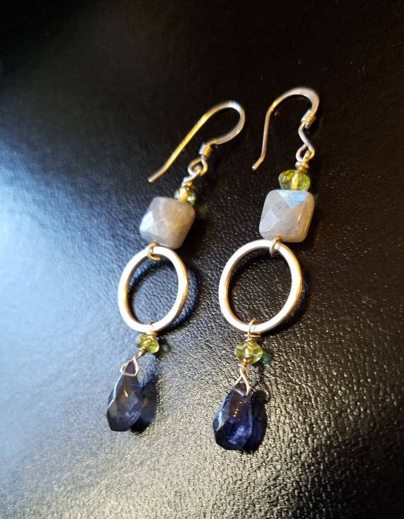 Natural gemstonesfaceted brioletteseverydayBohosparklingChandelier LABRADORITE /& IOLITE HOOP earrings Sterling silver Hoops,peridot