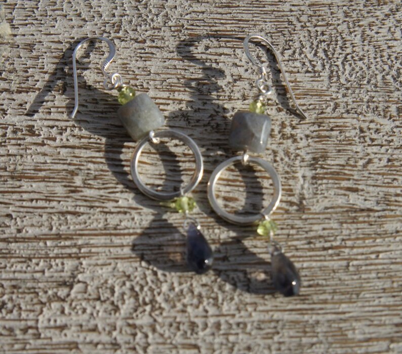 Natural gemstonesfaceted brioletteseverydayBohosparklingChandelier LABRADORITE /& IOLITE HOOP earrings Sterling silver Hoops,peridot