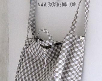 Maxi Bag in heavy linen, ecru and ivory.