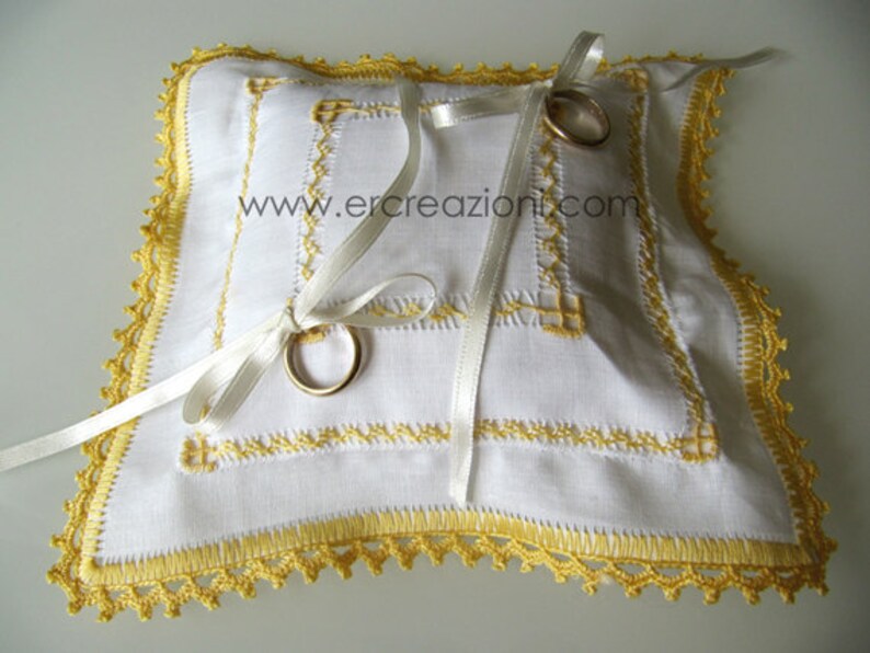 Cuscino per anelli, scatola per fedi nuziali a forma di cuore romantico Cuscino per decorazioni con strass rosa, 2 colori Custodia per anelli 16 * 15 * 6 cm per la festa nuziale(bianca