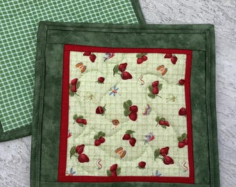 Quilted Strawberry Hot Pad: Insulated Kitchen Potholder
