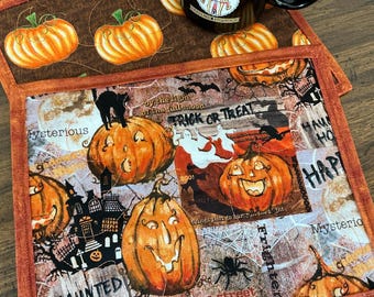 Halloween Mug Rug: Reversible Fall Pumpkins - Jack-O-Lantern Haunted House - Metallic pumpkin Print - Quilted