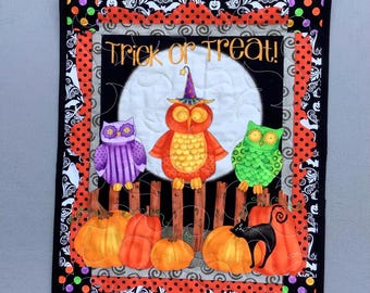Quilted Halloween Wall Hanging: Owls, Pumpkins & Black Cat Decor