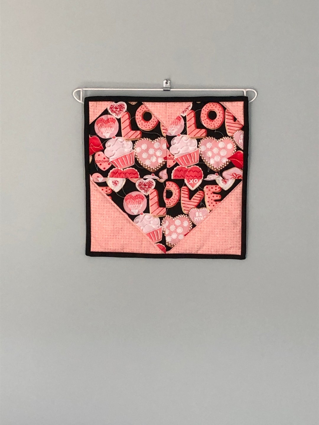 Quilted Valentine Wall Hanging – Pink, White & Black Heart Decor - Etsy