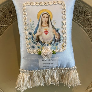 Sagrado Corazón de María /Nuestro refugio/ruega por nosotros Bolsita de almohada perfumada... Bolsita perfumada decorativa... Almohada del Corazón de María, regalo católico de MARÍA imagen 4