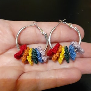 Gehaakte Pride Flag oorbellen