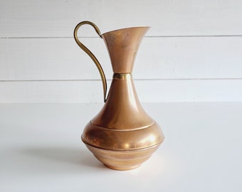 Vintage copper pitcher | jug | French kitchen | farmhouse kitchen | chateau kitchen | flower vase