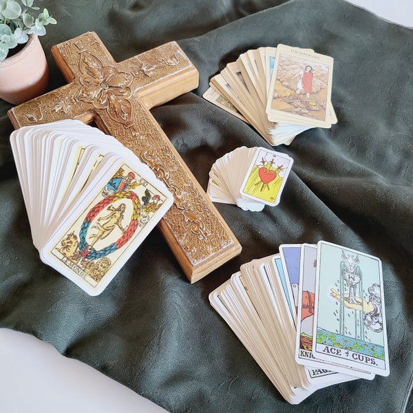 Vintage tarot cards sets | Albano Waite | Mythic Tarot | French Canadian set | occult | divination | readings