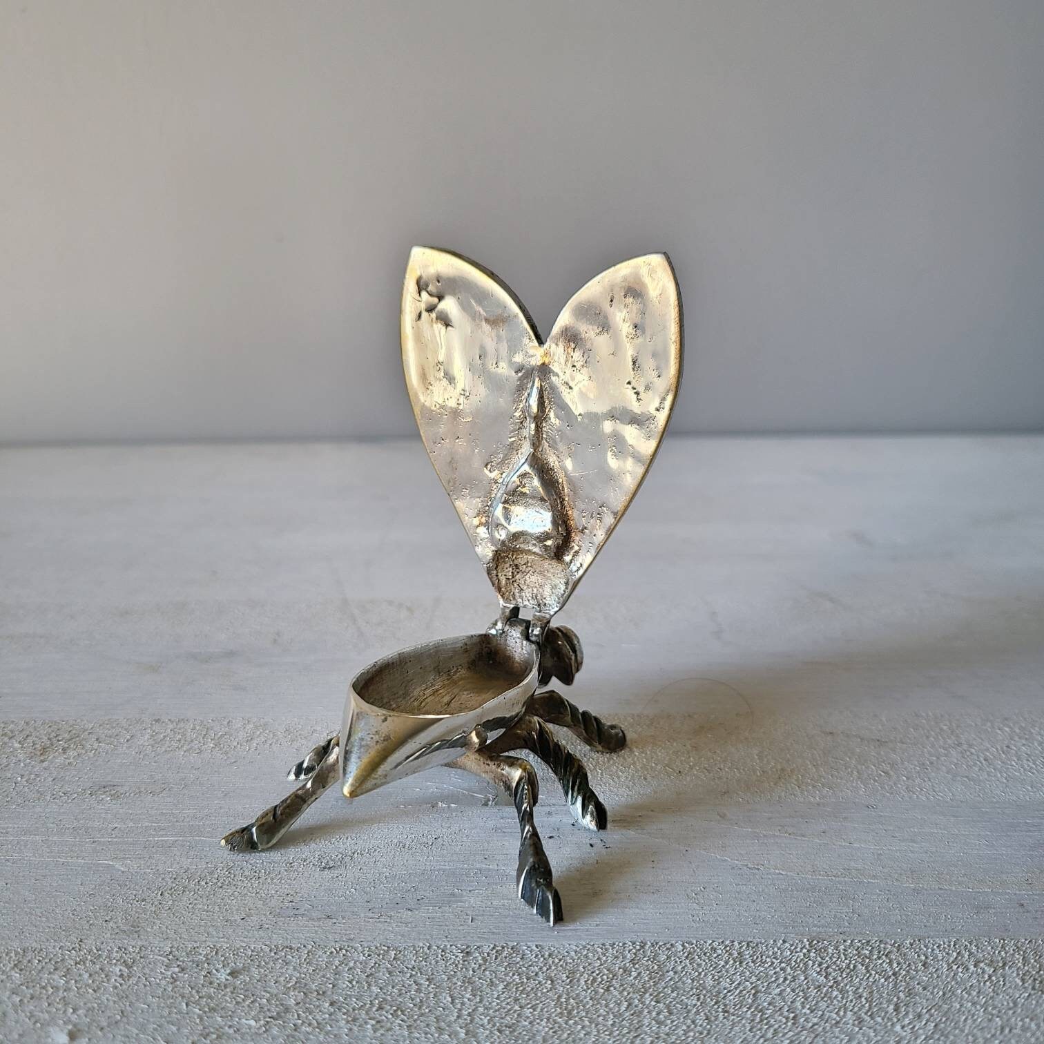 Vintage metal fly ashtray trinket box pewter insect white metal bug