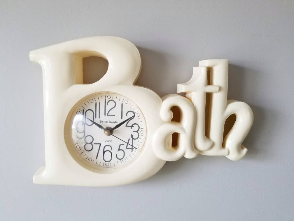 Vintage bath clock by Daniel Dakota eighties clock