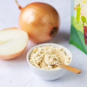 Cebolla en polvo – Cebollas secas finamente molidas, puras, veganas, a granel. Rico sabor a cebolla. Alto contenido en vitamina C y fibra dietética. imagen 5