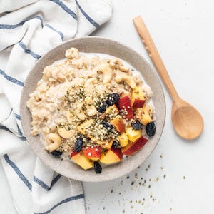 Organic Paraguayan Hemp Seeds — Non-GMO Raw Hearts, Hulled, Kosher, Vegan, Bulk. Keto-Friendly. Rich in Omega 3 & 6. Good Source of Protein image 7