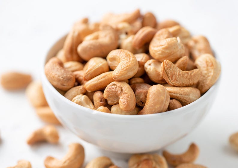 Dry Roasted Whole Cashews with Himalayan Salt — Oven Roasted Lightly Salted Fancy Cashew Nuts, No Oil Added, Vegan, Kosher, Non-GMO Verified bild 5