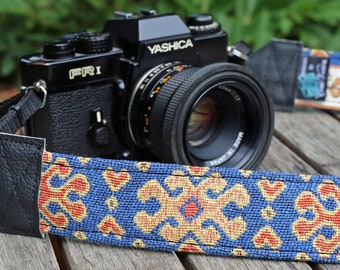 Camera strap  ISTANBUL in different designs for DSLR or system camera